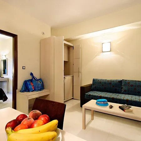 Theros Apartahotel Tavronitis